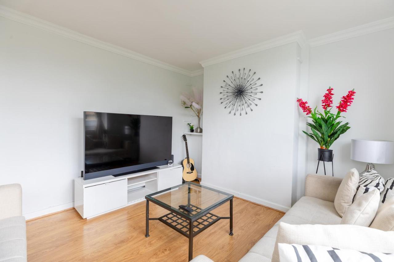 Cosy 3 Bed Flat Ideal For Trips To Londra Esterno foto