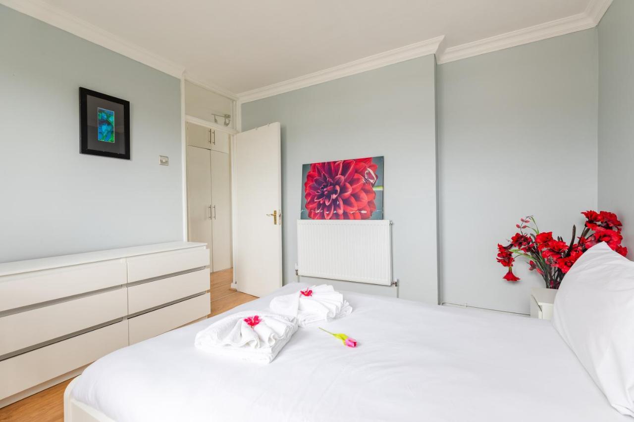 Cosy 3 Bed Flat Ideal For Trips To Londra Esterno foto
