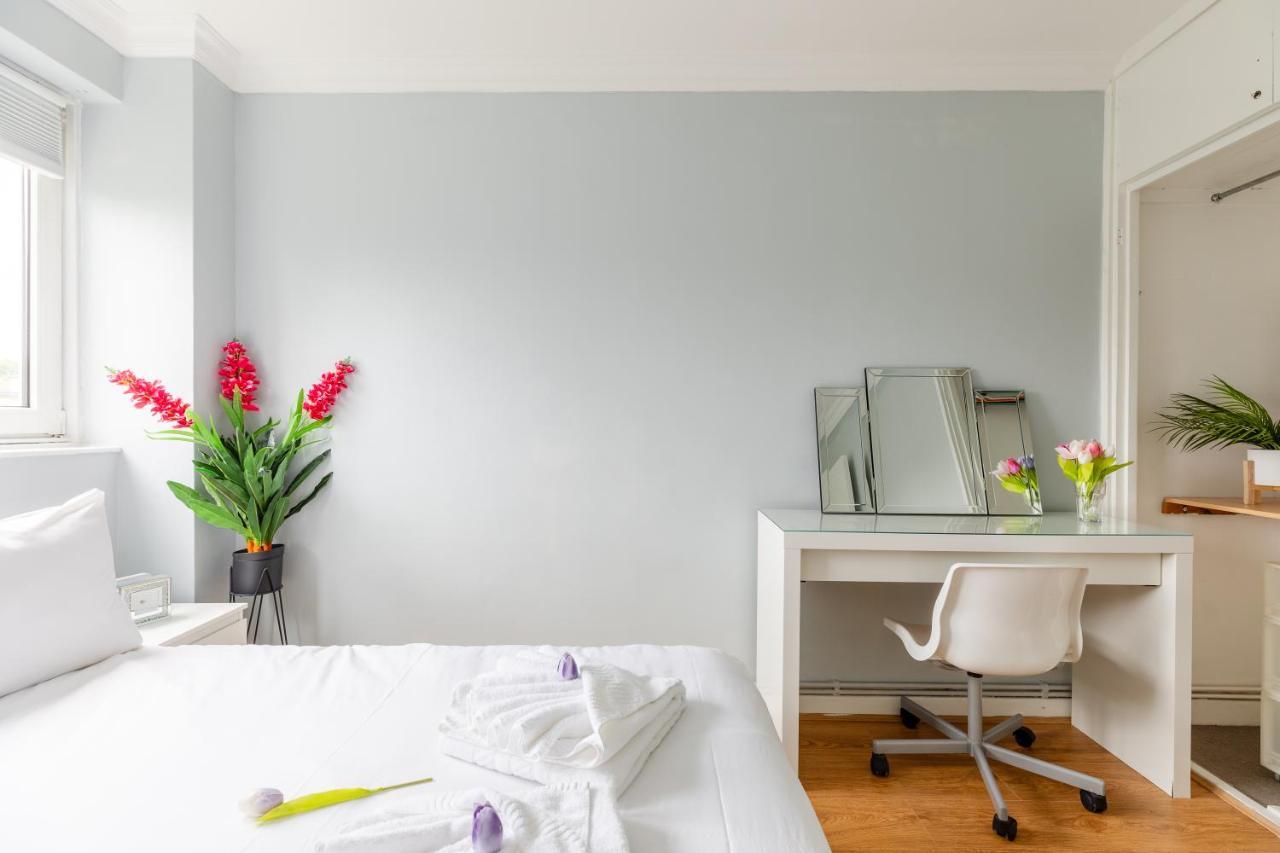 Cosy 3 Bed Flat Ideal For Trips To Londra Esterno foto