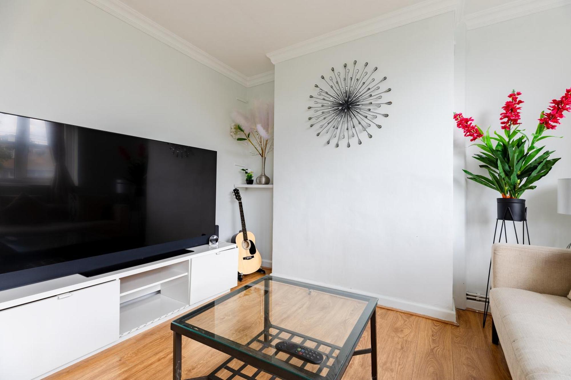 Cosy 3 Bed Flat Ideal For Trips To Londra Esterno foto